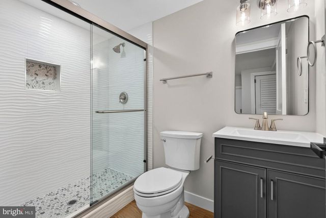 8612 COTTAGE ST SW, Vienna, VA 22180