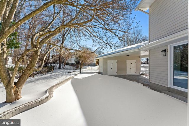 8612 COTTAGE ST SW, Vienna, VA 22180