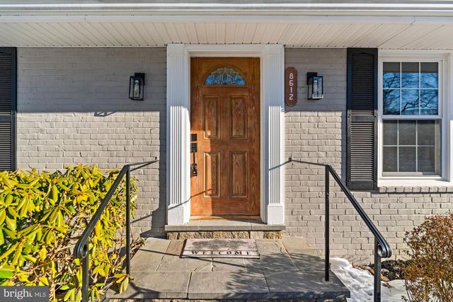 8612 COTTAGE ST SW, Vienna, VA 22180