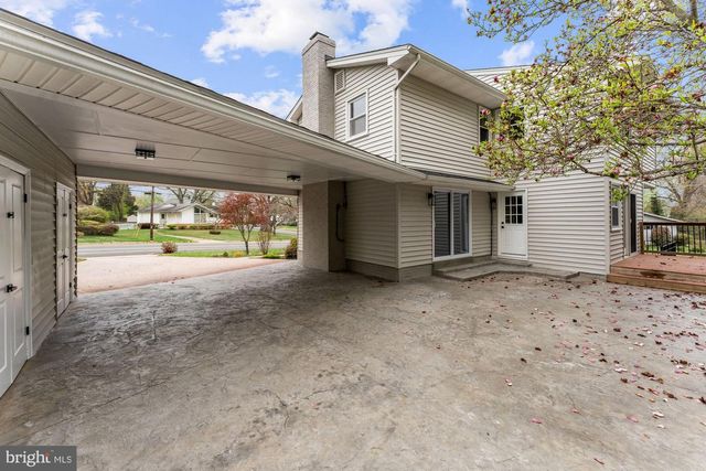 8612 COTTAGE ST, Vienna, VA 22180