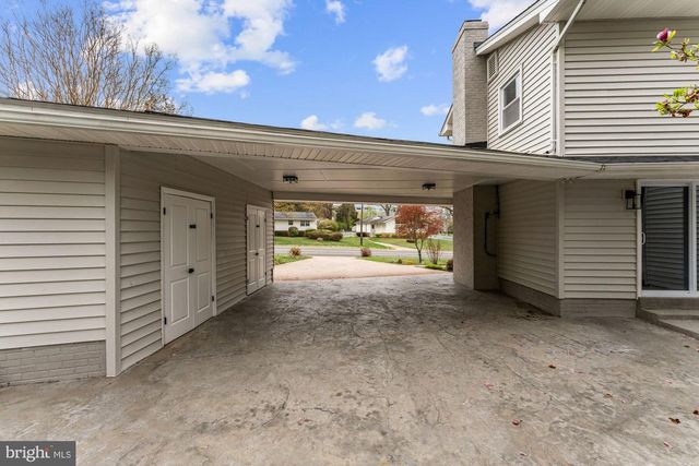 8612 COTTAGE ST, Vienna, VA 22180