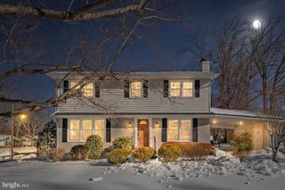 8612 COTTAGE ST SW, Vienna, VA 22180