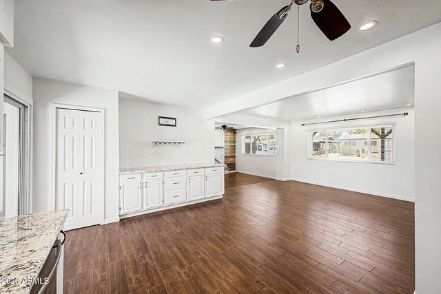 9041 E GARY Lane, Mesa, AZ 85207