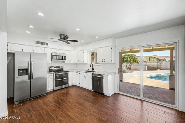 9041 E GARY Lane, Mesa, AZ 85207