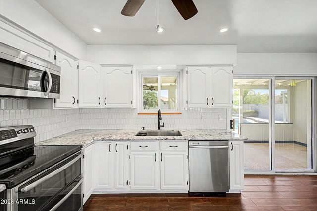 9041 E GARY Lane, Mesa, AZ 85207