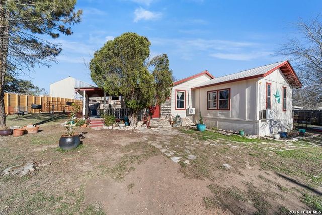 117 Reading Ave, Center Point, TX 78010