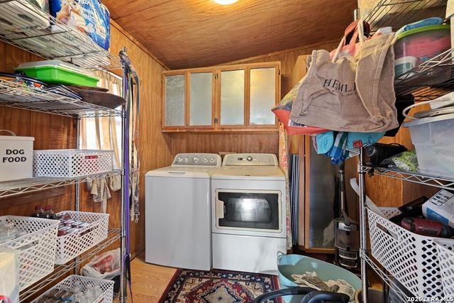 117 Reading Ave, Center Point, TX 78010