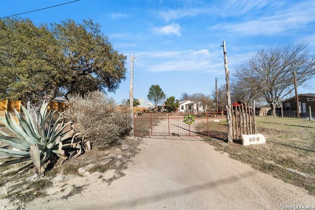 117 Reading Ave, Center Point, TX 78010