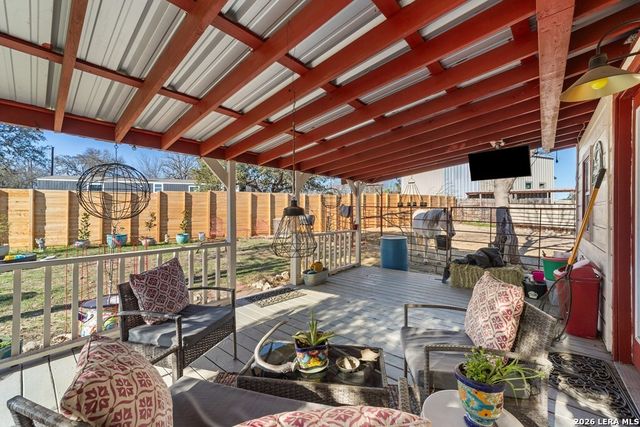 117 Reading Ave, Center Point, TX 78010