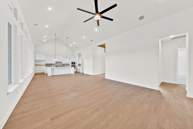 1468 N Hill Street, Van Alstyne, TX 75495