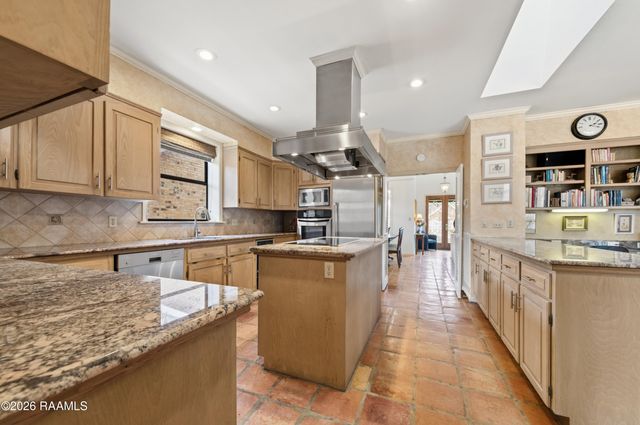 404 Comanche Drive, Lafayette, LA 70503