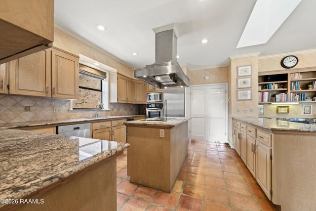 404 Comanche Drive, Lafayette, LA 70503