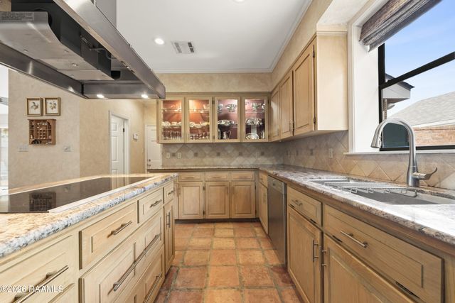 404 Comanche Drive, Lafayette, LA 70503