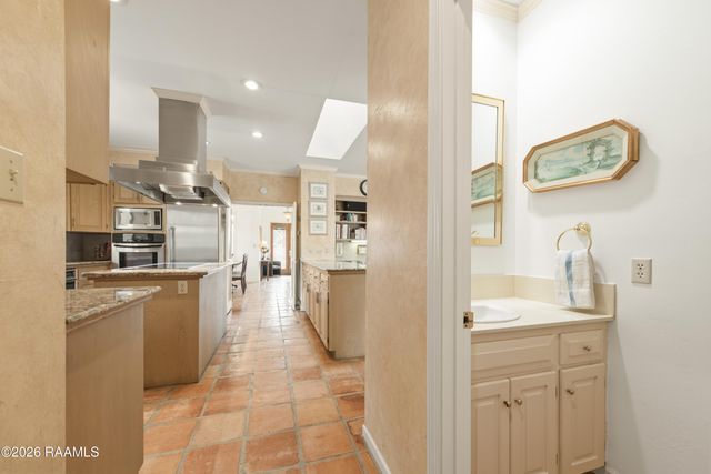 404 Comanche Drive, Lafayette, LA 70503