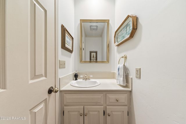 404 Comanche Drive, Lafayette, LA 70503