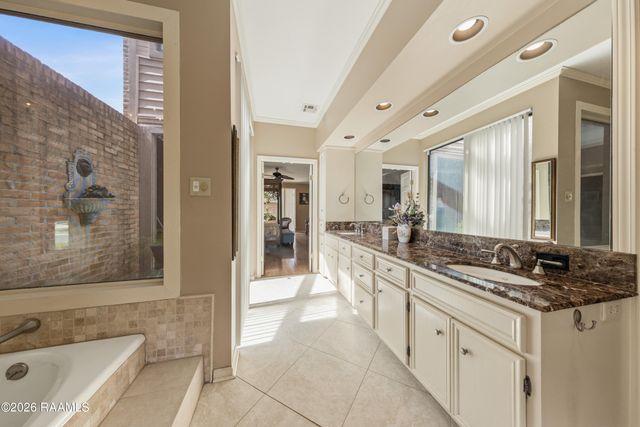 404 Comanche Drive, Lafayette, LA 70503