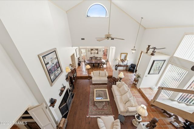 404 Comanche Drive, Lafayette, LA 70503