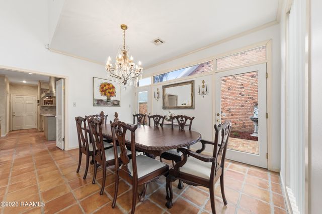 404 Comanche Drive, Lafayette, LA 70503