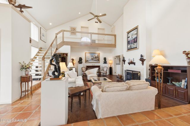 404 Comanche Drive, Lafayette, LA 70503