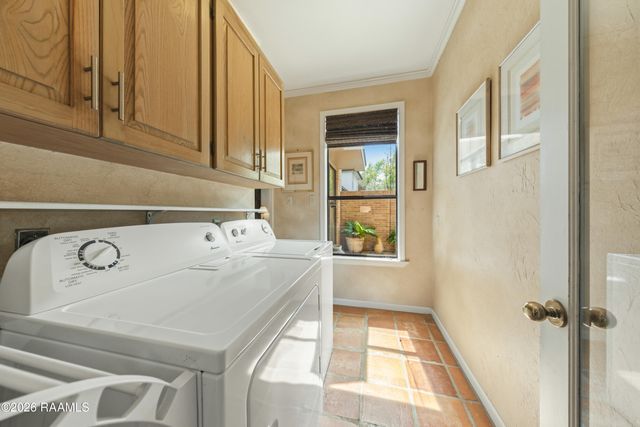 404 Comanche Drive, Lafayette, LA 70503