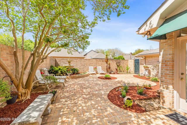 404 Comanche Drive, Lafayette, LA 70503