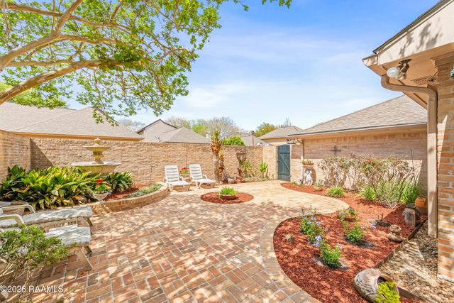 404 Comanche Drive, Lafayette, LA 70503