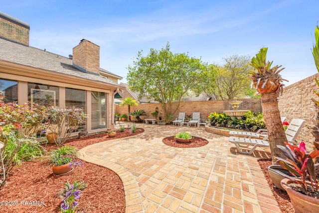 404 Comanche Drive, Lafayette, LA 70503