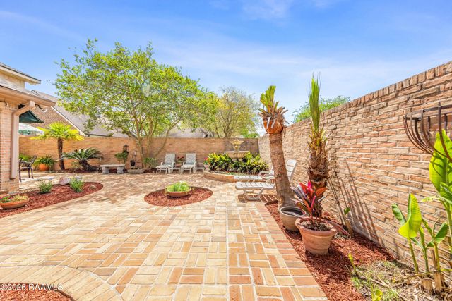 404 Comanche Drive, Lafayette, LA 70503