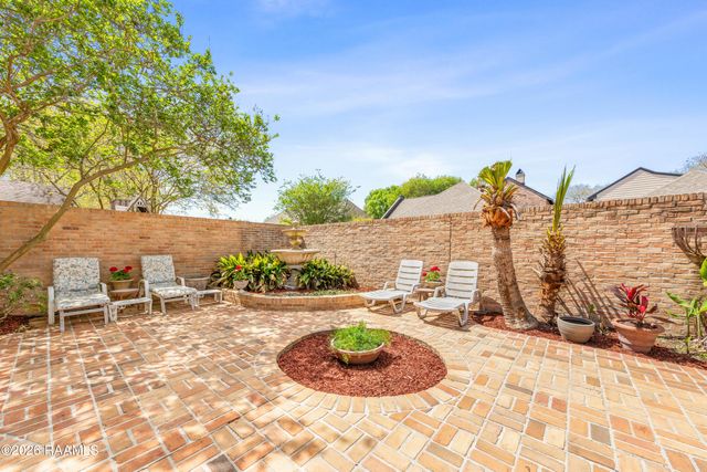 404 Comanche Drive, Lafayette, LA 70503