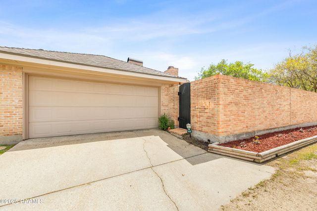 404 Comanche Drive, Lafayette, LA 70503