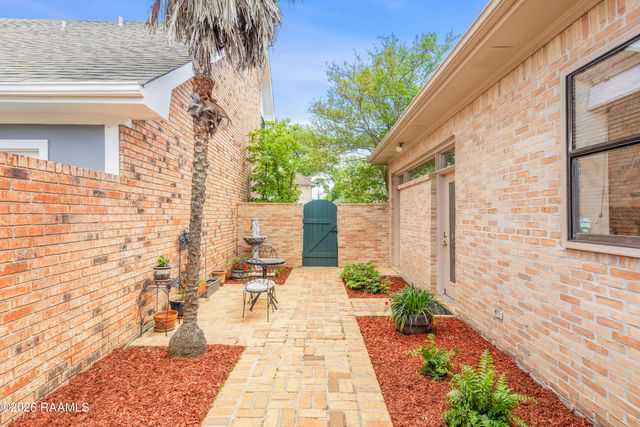 404 Comanche Drive, Lafayette, LA 70503