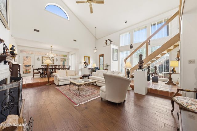 404 Comanche Drive, Lafayette, LA 70503