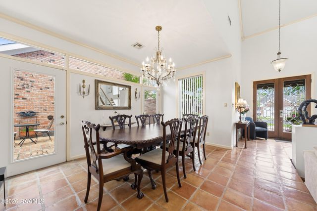 404 Comanche Drive, Lafayette, LA 70503