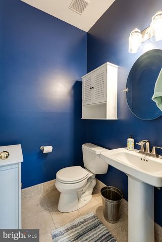 40 HORSESHOE LN, Newtown Square, PA 19073