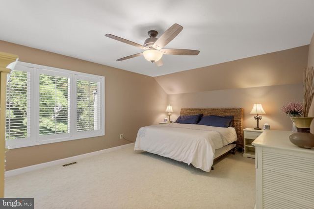 40 HORSESHOE LN, Newtown Square, PA 19073