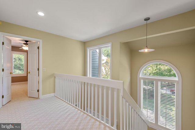 40 HORSESHOE LN, Newtown Square, PA 19073