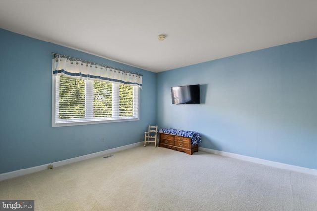 40 HORSESHOE LN, Newtown Square, PA 19073