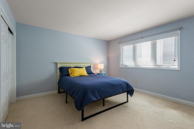 40 HORSESHOE LN, Newtown Square, PA 19073