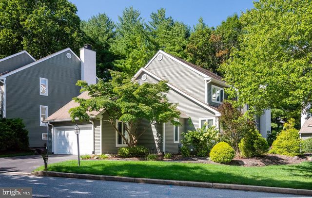 40 HORSESHOE LN, Newtown Square, PA 19073