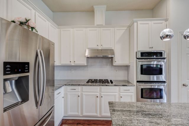 9718 Wolf Creek Drive, Irving, TX 75063