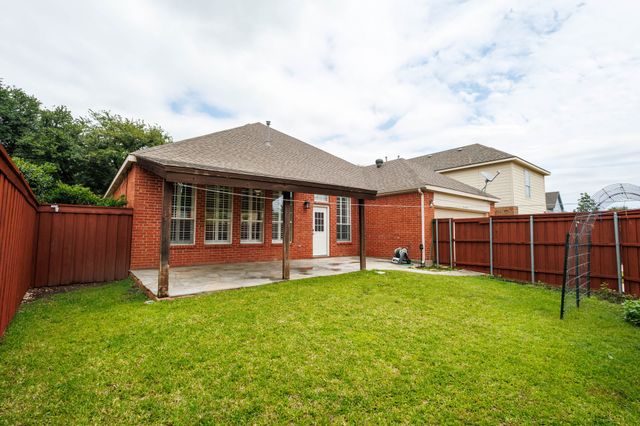 9718 Wolf Creek Drive, Irving, TX 75063