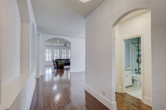 9718 Wolf Creek Drive, Irving, TX 75063