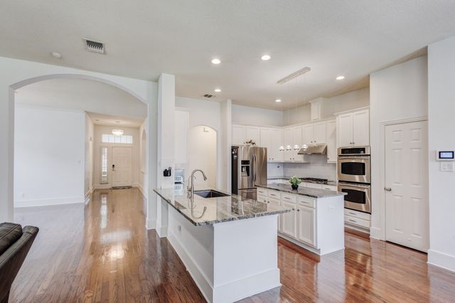 9718 Wolf Creek Drive, Irving, TX 75063