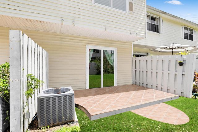 2841 NE 15TH Street, Pompano Beach, FL 33062