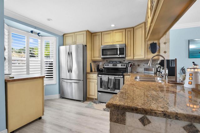 2841 NE 15TH Street, Pompano Beach, FL 33062