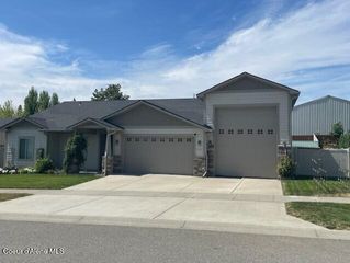 3191 N SHERWOOD DR, Coeur D'alene, ID 83815
