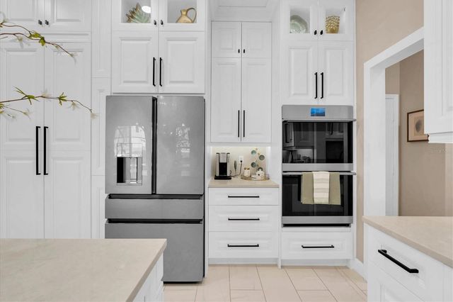 2718 BRIANHOLLY DRIVE, Valrico, FL 33596