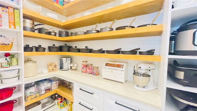 2718 BRIANHOLLY DRIVE, Valrico, FL 33596