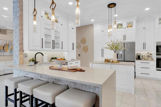 2718 BRIANHOLLY DRIVE, Valrico, FL 33596