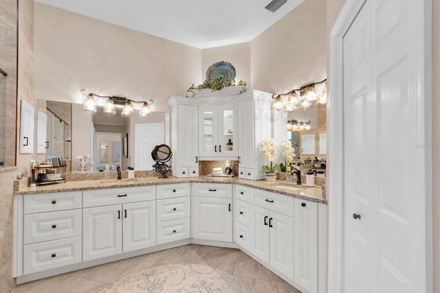 2718 BRIANHOLLY DRIVE, Valrico, FL 33596